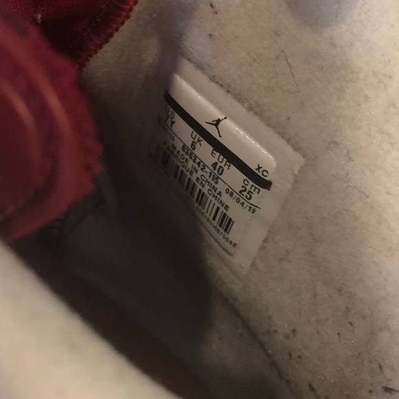 Jordan 6 Maroon - Picture 2 of 4